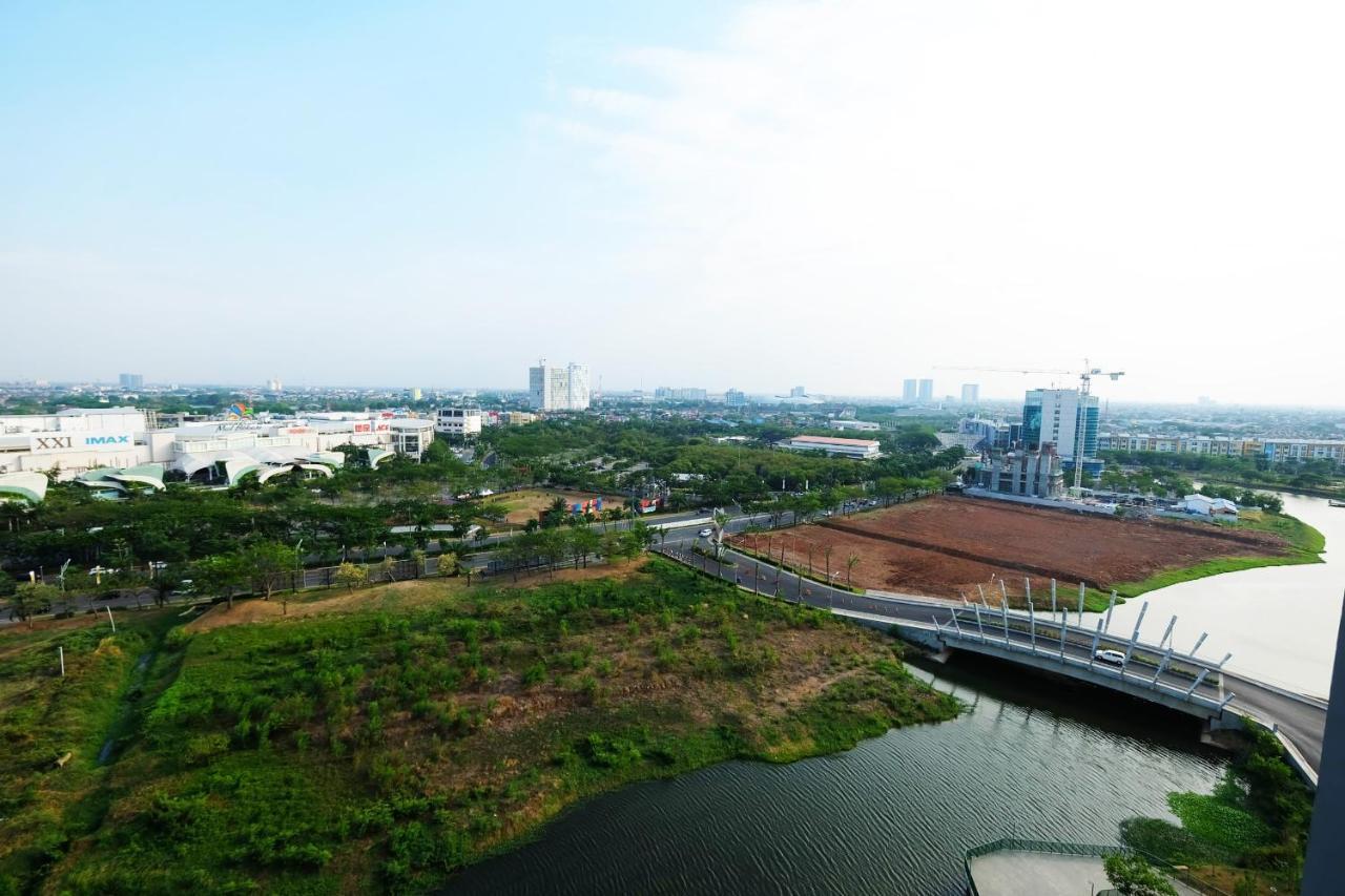 Minimalist At The Springlake Sumarecon By Travelio Apartemen *